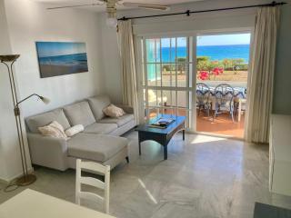 Seafront Garden and Sea views - 5