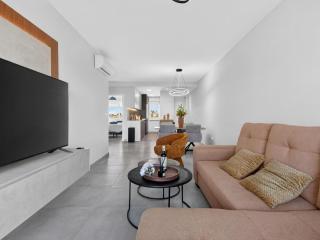 Apartment Azure Terras Private Rooftop Spa by Interhome - 1