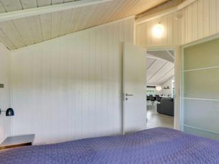 Holiday Home Ognen - 300m from the sea by Interhome - 5