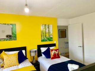 2 Bedrooms Modern Apartment, Lounge, Full Kitchen, Balcony, 5 minutes Stratford Station - Londres - 3