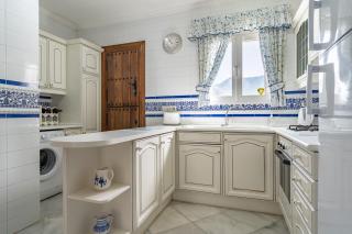 Villa with private swimming pool - 1