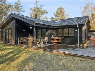 Holiday Home Hoat - 250m from the sea by Interhome - 0