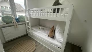 Familienhaus, ca 10 min von Legoland entfernt,Sonnige Familienfreundliche, große Wohnung 100 m2, fürs erste Frühstück gefüllten Kühlschrank,wunderschönen Balkon, Whirlpool im Garten, privaten Parkplatz My Luxury Apartments Denzingen - 3