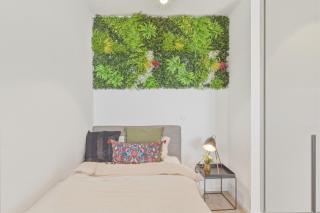 Business suite with skyline view with parking space - 5