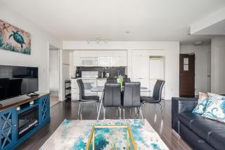 Aquamarine 2 Bedroom 2 Bathroom Condo with Balcony - 4