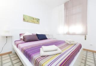 3 bedroom apartment next to Plaza - 3