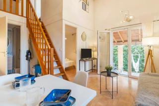 Charming 2 bedroom House With Pool - 3