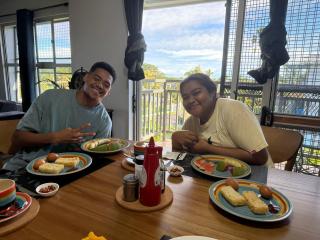 Uncle George's Free Breakfast with Double Room Seaview - 3