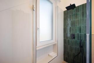 Victoria Apartments Family - 8