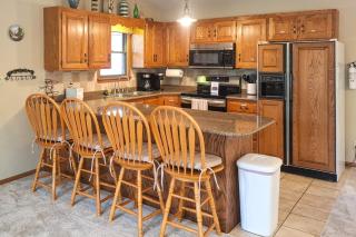 Boat Dock! Lakefront Group Getaway in Eldon - 3