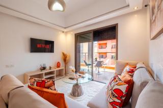 Central Stylish Apartment - Balcony - Free Parking - 0