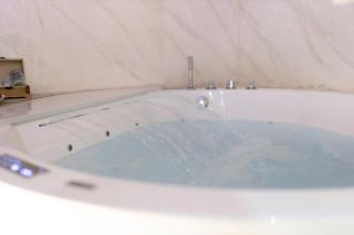 La stanza segreta con spa privata - 3