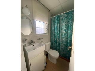 Lola's Beach House - 8