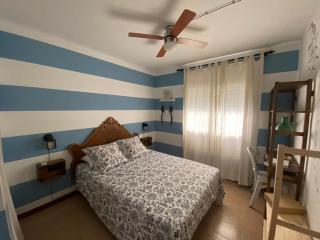 Lola's Beach House - 3