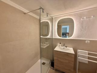 Charmant appartement rénové vue piscine - 4