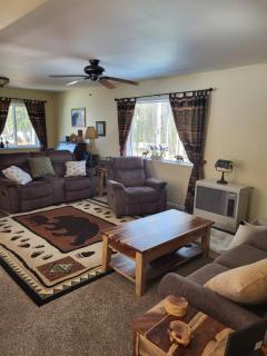 Grizzly Inn - 1