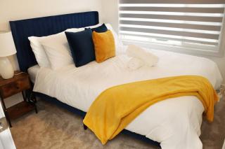 Elegant 5-bedroom Taits Luxury Retreat Edmonton - 5