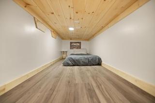 Modern Gem w/Spacious Deck, Swinging bed, Hot Tub - 6