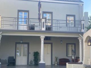 Luxar Suites and Apartments - 9