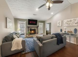 Game Room! King Bed! Near ATL! Fenced Yard w Deck BBQ - 8