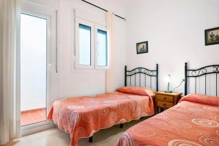 Aptº Jábega, Familias y Parejas - 1