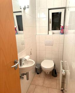 M B Homes Reutlingen2 Worker House - 1