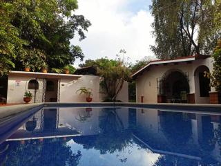 Hacienda Escondida 10min to Airport - 2