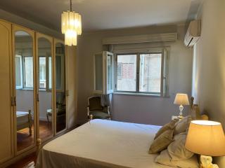 Elegant 3 Bedroom Apartment in Zamalek Sunroom, Parquet Floors, Free WiFi, Air Conditioning - 9