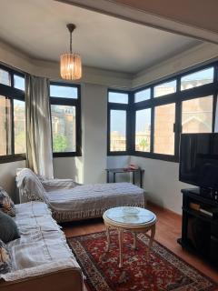 Elegant 3 Bedroom Apartment in Zamalek Sunroom, Parquet Floors, Free WiFi, Air Conditioning - 7