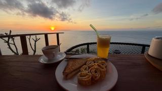 Suwehan Cliff Inn with Hammock Beach View at Nusa Penida - 8