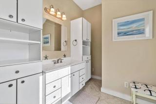4BR Cape Cod Coastal Family Retreat Walk to Beach, Deck & BBQ Sleeps 12 near Ocean Backyard - 3