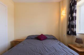 Lovely 2 bed apt overlooking golf - 3