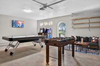 Near AT&T & Six Flags | Games Room, King Bed - 1