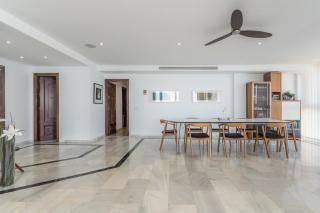 Unique first line apartment - 2