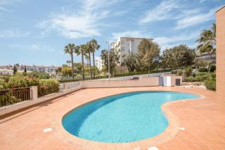 Meia Praia Beach Apartment - 8