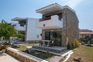 Mirage Arillas Studio Type A8 - 2