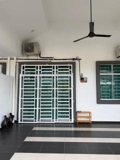 A&W Homestay Muar - 9