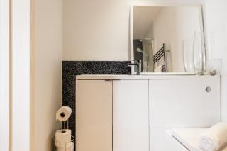 Stunning 1 Bedroom Home in Worcestershire - 9