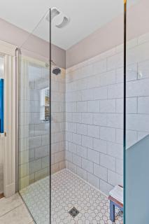 Victorian 4BR 25BA 2Parking Near Parks & DT - 5