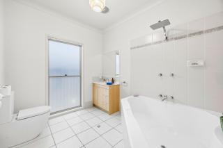 Luxe Casa North Lakes - Luxury 4BR Residence - 5