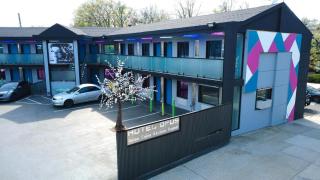 Hotel OPUS Bronx Near Bay Plaza Mall - 0