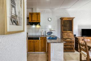 Art- Apartamentos Revilla Tacke H - 1