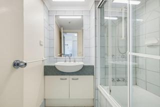 Centrepoint Unit 58, 30 Minchinton Street, Calound - 3