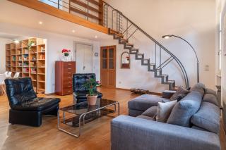 Chica's Lucca Luxury Loft - 9
