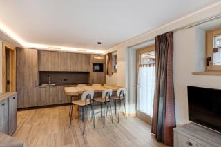 Snow Mountain Planet Suite House - 8