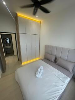 Twin Tower 2BR Free Movies CIQ 600Mbps - 8