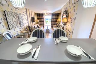 Luxury South Facing Groundfloor Apt - 6