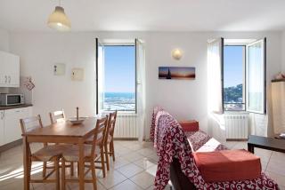 Trilocale in villa vista mare Apt 3 - 2