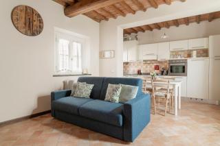 At Chica's House - Lucca - 8