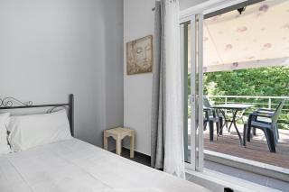Iguana studio 9 - 7